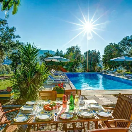 Sleeps 10 Air Con Villa