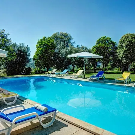Sleeps 10 Air Con * Arribao