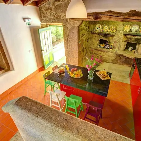 Sleeps 10 Air Con * Arribao