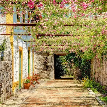 Sleeps 10 Air Con Villa *