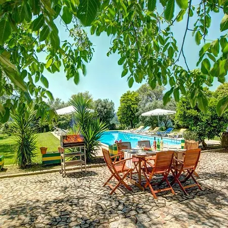 Sleeps 10 Air Con