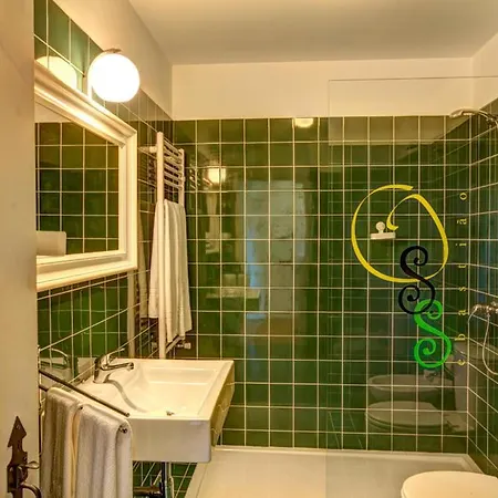 Sleeps 10 Air Con Arribao